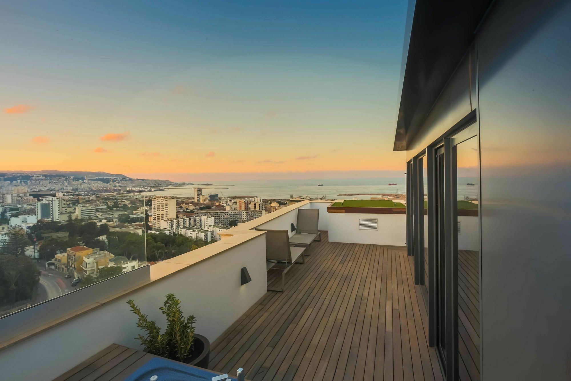 Lamaraz Hotels Algiers Bagian luar foto
